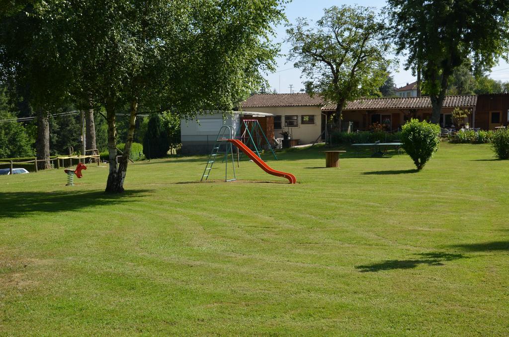 Camping " Le Grun De Chignore" Vollore-Ville Exterior photo